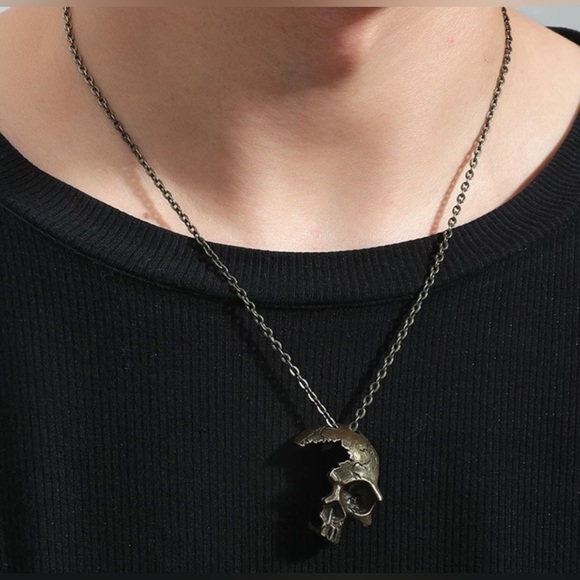 “Shattered Skull” Broken Half Gunmetal Steel Goth Punk Halloween Unisex Necklace - Picture 13 of 16